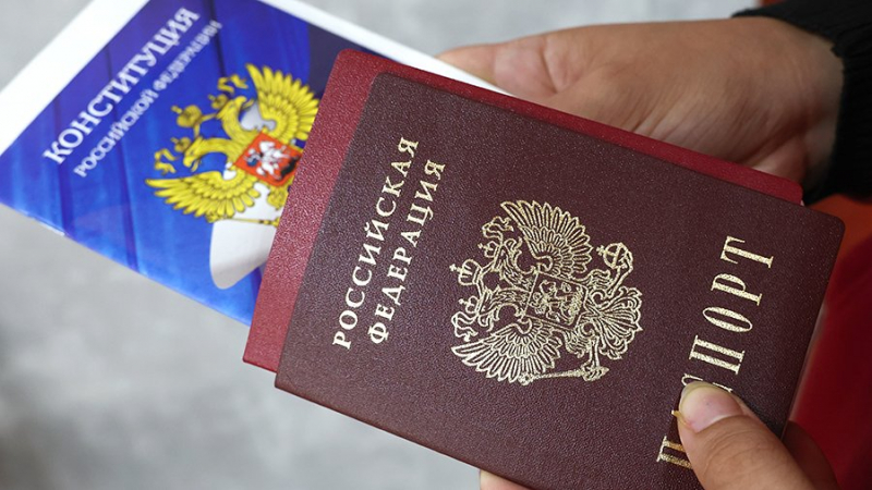 Путин утвердил порядок подачи жителями новых регионов заявлений на паспорт РФ